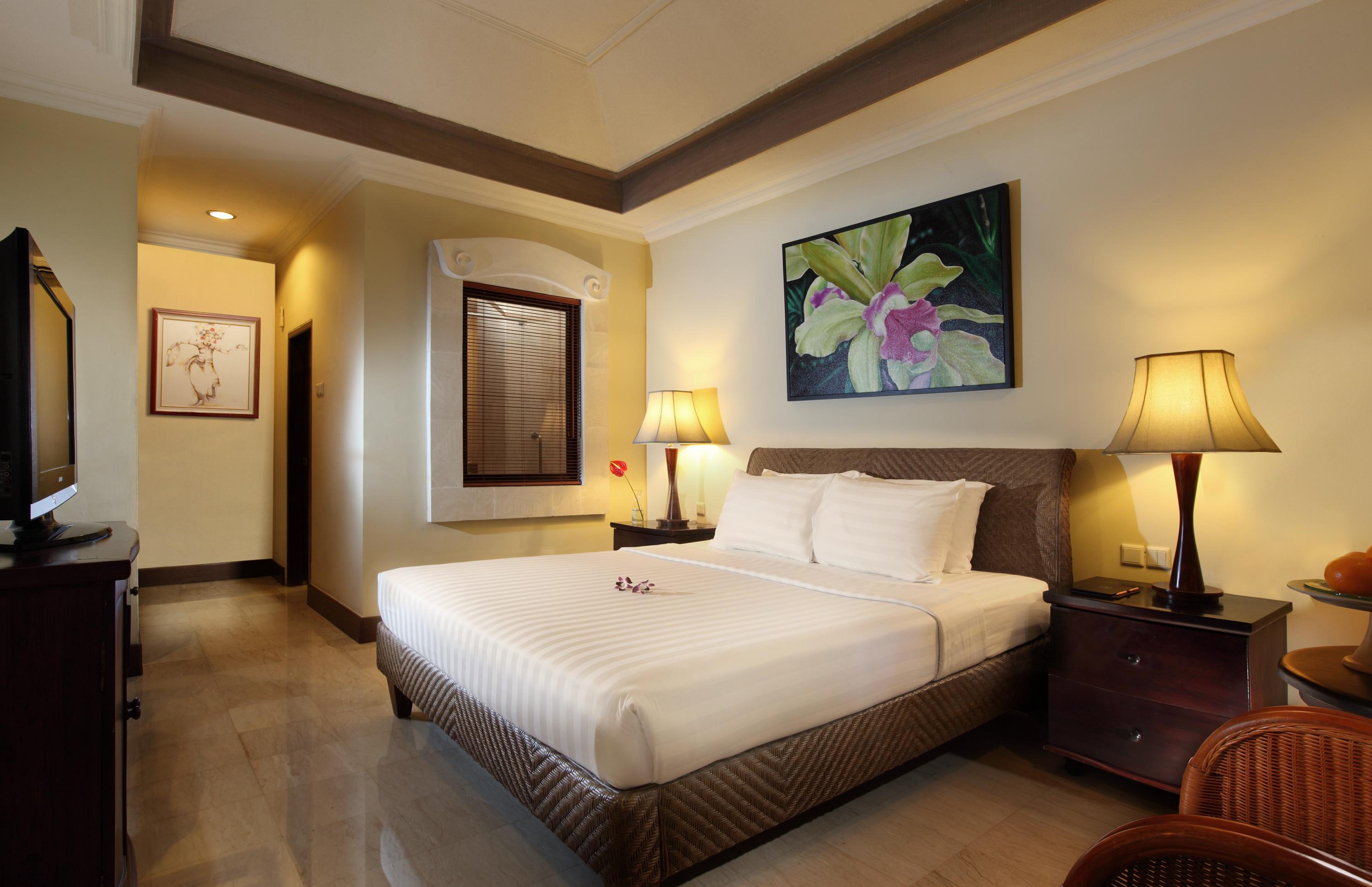 Puri Santrian Beach Resort And Spa Sanur Екстериор снимка