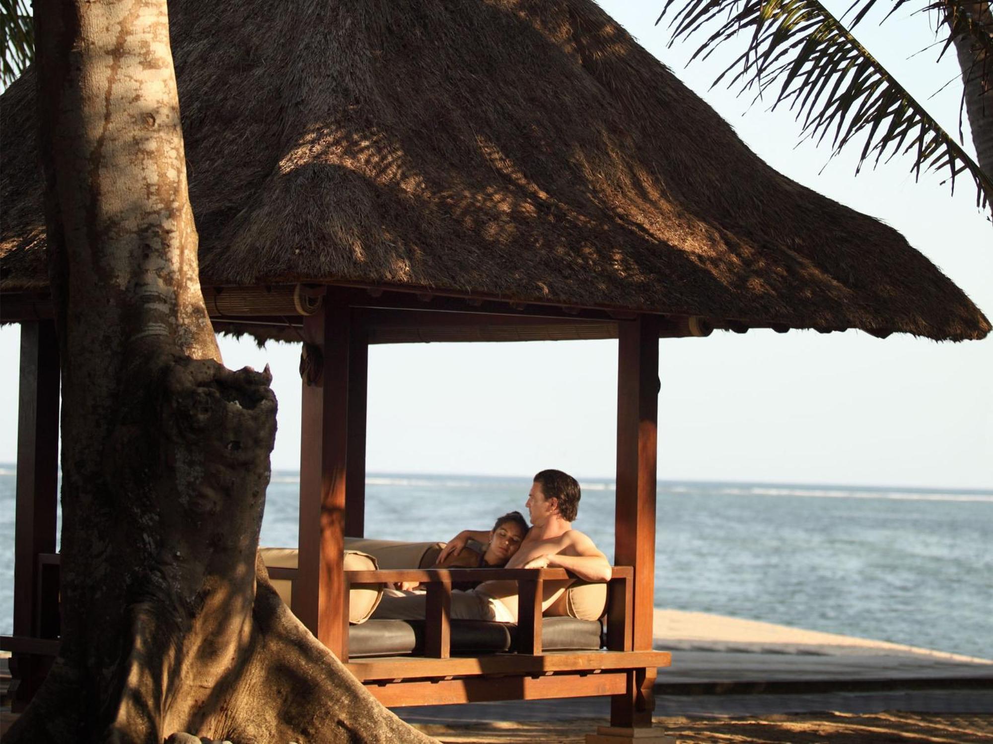 Puri Santrian Beach Resort And Spa Sanur Екстериор снимка