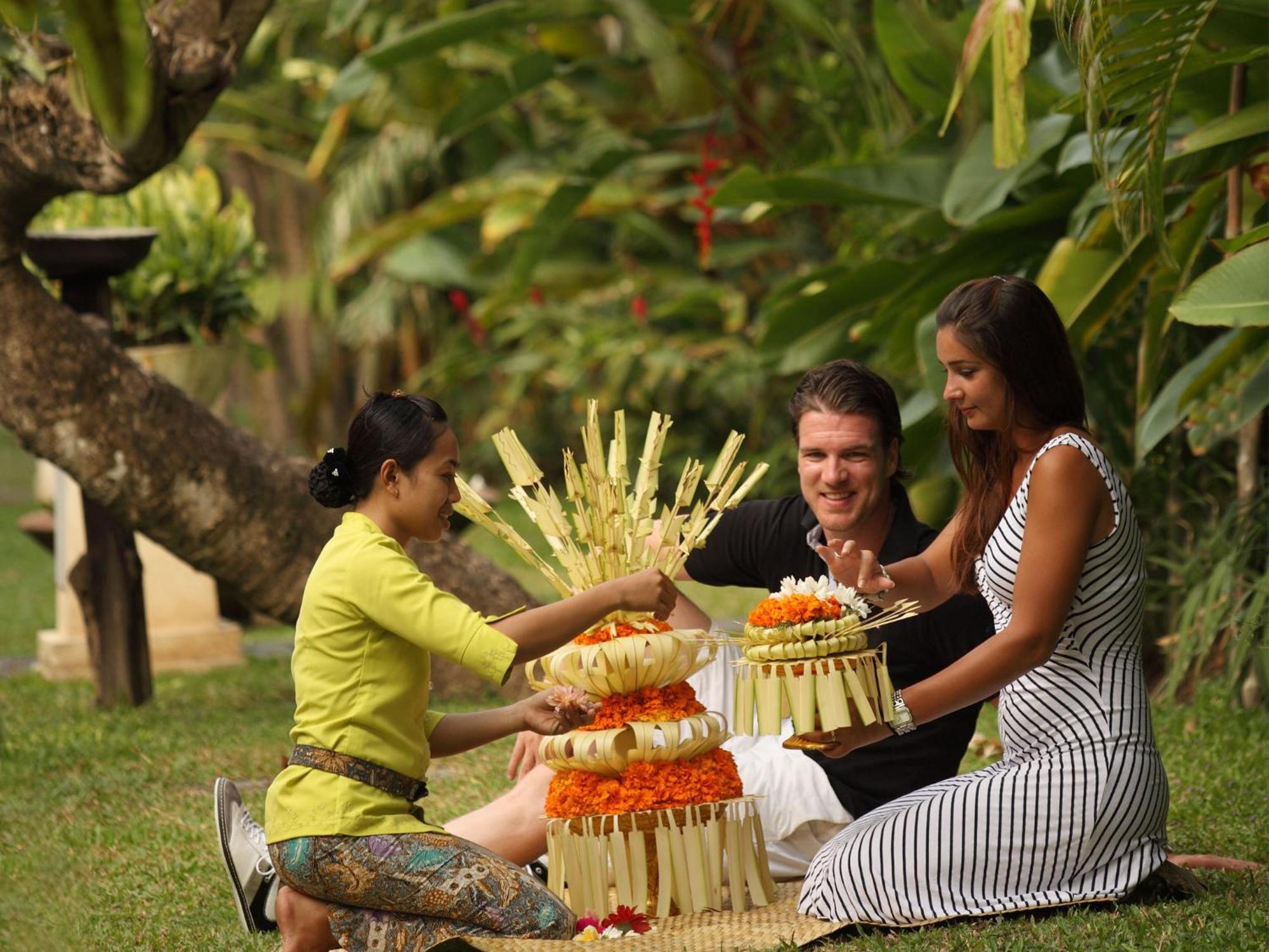 Puri Santrian Beach Resort And Spa Sanur Екстериор снимка
