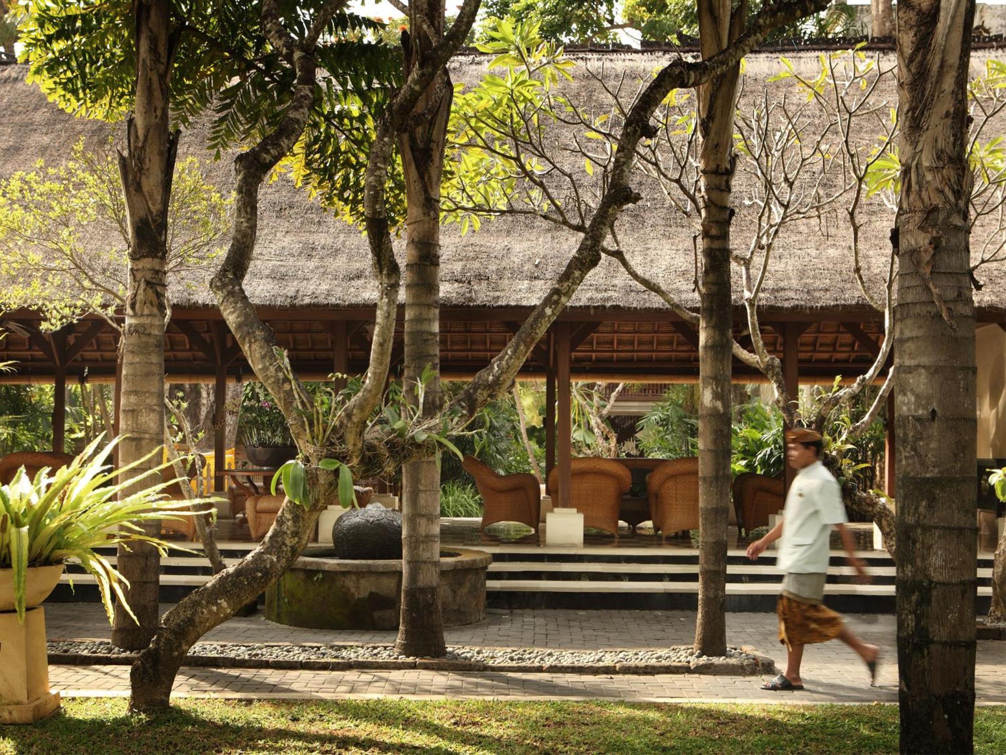 Puri Santrian Beach Resort And Spa Sanur Екстериор снимка