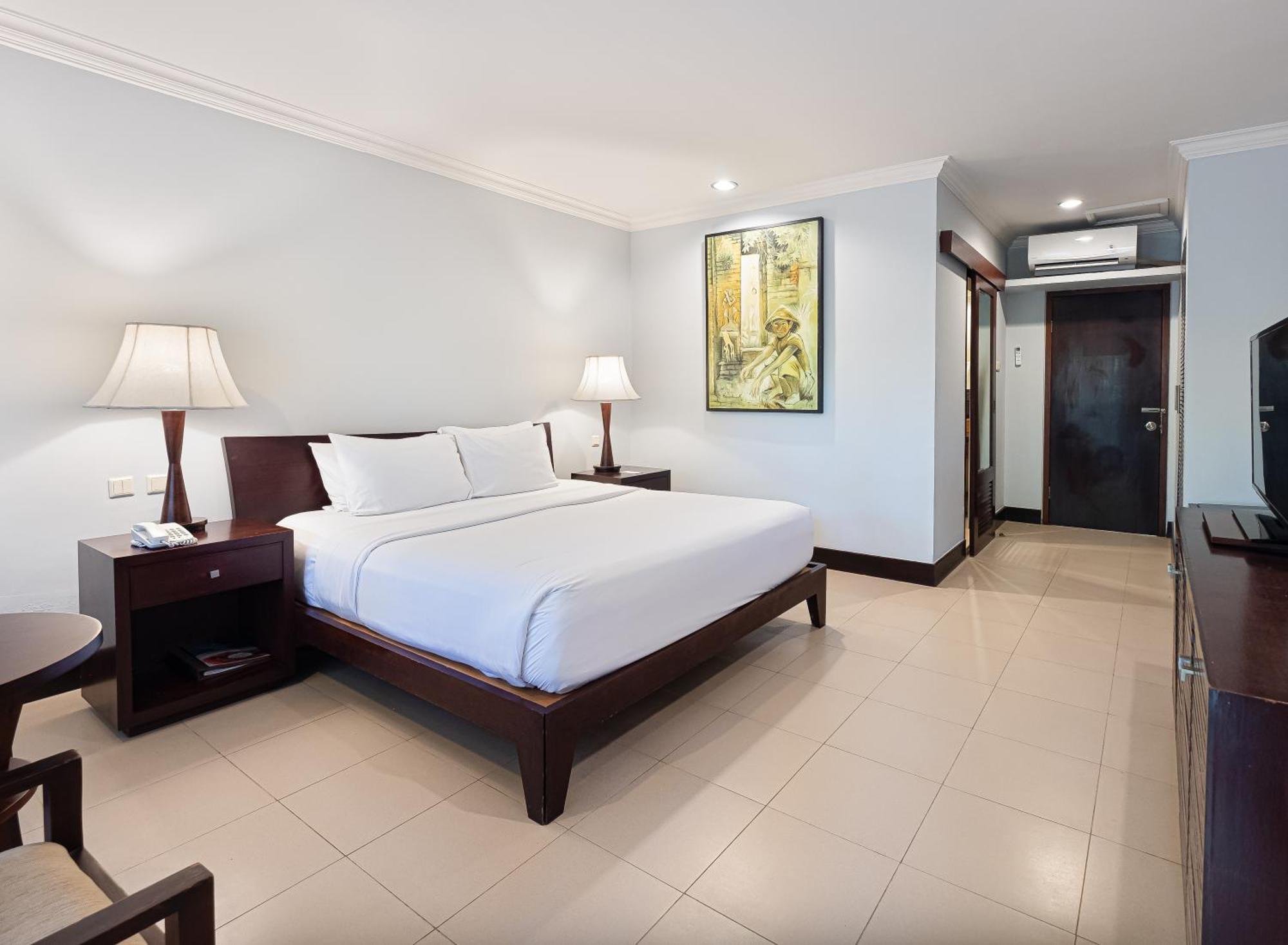 Puri Santrian Beach Resort And Spa Sanur Екстериор снимка