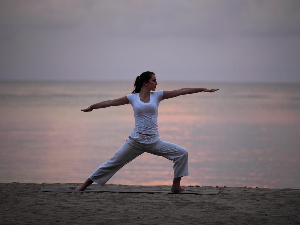 Puri Santrian Beach Resort And Spa Sanur Екстериор снимка
